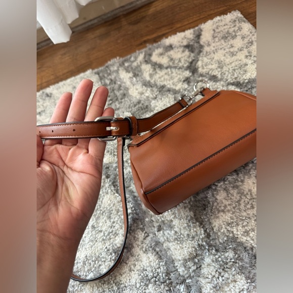 GUESS Tan Crossbody Bag - Picture 4 of 9